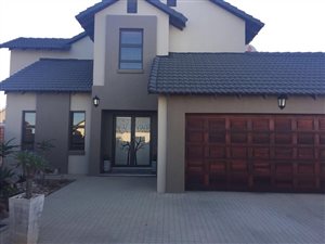3 Bed House in Candlewoods Estate