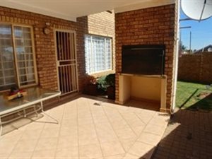 2 Bed Simplex in Pierre van Ryneveld