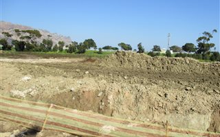 496 m² Land available in Gustrouw