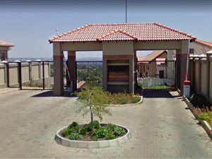 674 m² Land available in Rietvalleirand