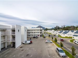 2 Bed Apartment in Nuutgevonden