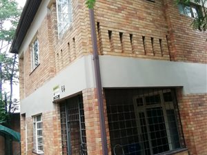 10 Bed Apartment in Bertrams