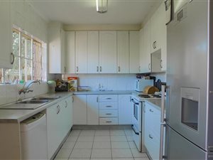 3 Bed House in Brackendowns
