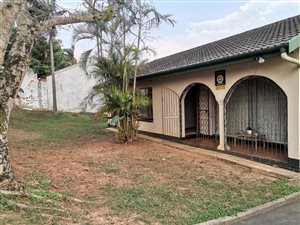 3 Bed House in Manor Gardens