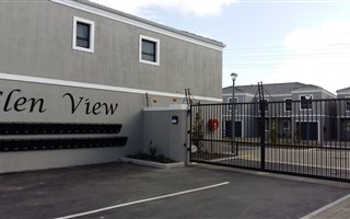 3 Bedroom Duplex in Parklands North