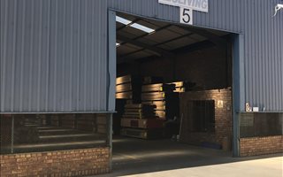 1000 m² Industrial space in Waltloo