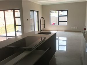 4 Bed House in Thatchfield