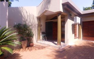 4 Bedroom House in Constantia Park