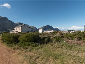 770 m² Land available in Bettys Bay