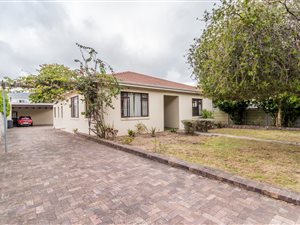 5 Bed House in Claremont