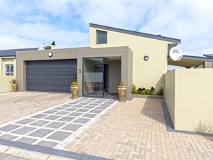 3 Bed House in Sunset Estate