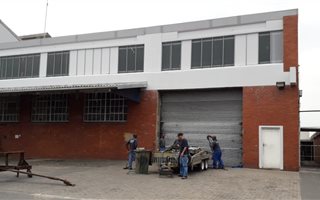 1400 m² Industrial space in Mobeni