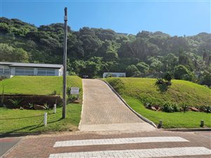 3500 m² Land available in Umdloti Beach