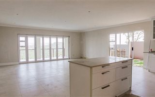 3 Bedroom Simplex in Dawncliffe