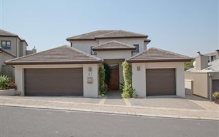 4 Bedroom House in Big Bay