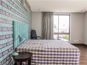 5 Bed House in Bloubergstrand