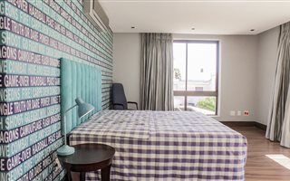 5 Bedroom House in Bloubergstrand
