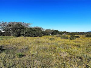 874 m² Land available in Boesmansriviermond