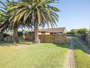 4 Bedroom House in Brymore