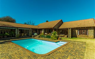 4 Bedroom House in Mayfield Park