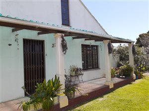 4 Bed House in Surrey Estate