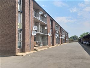 2 Bed Apartment in Vanderbijlpark CE3