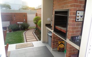3 Bedroom Townhouse in Bushwillow Park Estate