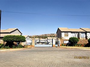 2 Bed Apartment in Noordheuwel