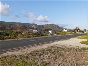 595 m² Land available in Franskraal