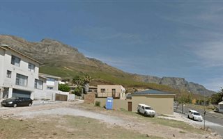 1 Bedroom Flat in Walmer Estate