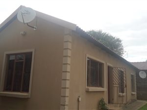 3 Bedroom House in Tileba
