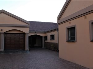 5 Bed House in Libradene