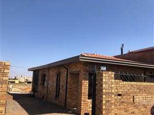 2 Bed House in Phiri