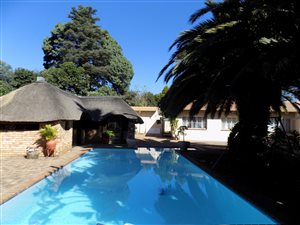5 Bedroom House in Aston Manor