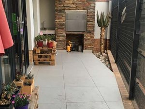 2 Bed Townhouse in Waterkloof