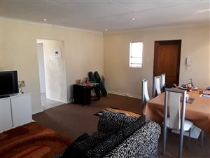 2 Bed Garden Cottage in Emmarentia
