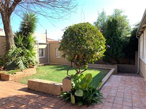 3 Bed House in Kensington