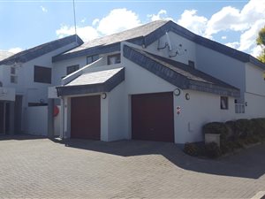 3 Bed Apartment in Lakeside