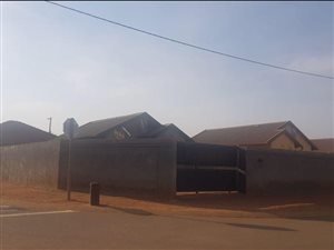 2 Bed House in Protea Glen
