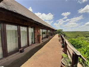 5 Bed House in Boekenhoutskloof and surrounds