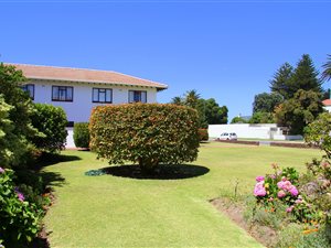 2 Bed Apartment in Eastcliff