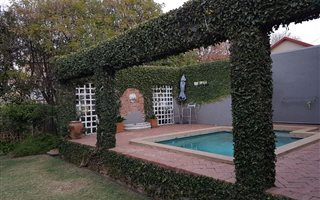 4 Bedroom House in Moreleta Park