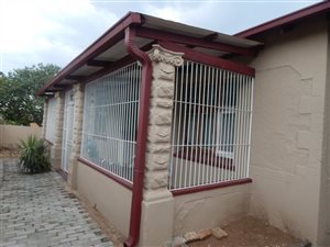 3 Bed House in Krugersdorp Central
