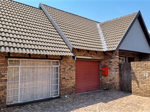 3 Bed Townhouse in Middelburg Central