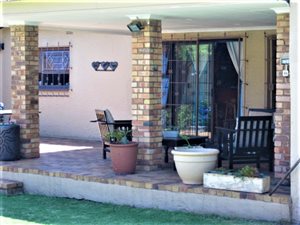 4 Bed House in Brackendowns