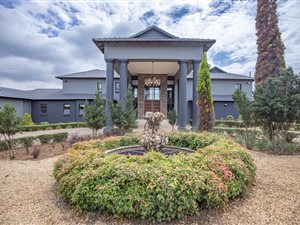 5 Bed House in Mooikloof Heights