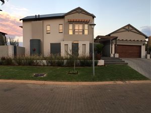 4 Bed House in Copperleaf Golf and Country Estate