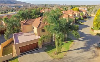 3 Bedroom House in Eldoraigne