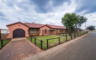 4 Bedroom House in Palmridge
