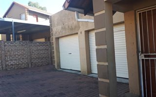 3 Bedroom Townhouse in Buccleuch